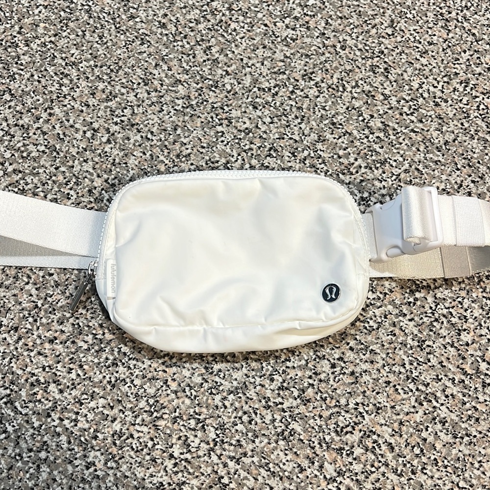 Lululemon White Belt Bag. Excellent condition!!  - Used only once or twice!!
